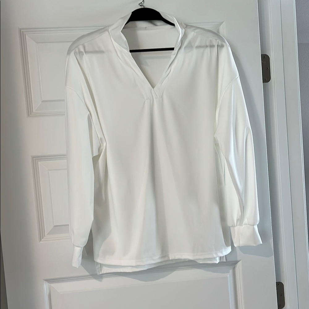 White top and pants set with Long Sleeves